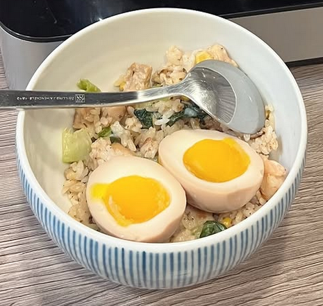 蒜香奶油蝦仁雞肉炒飯